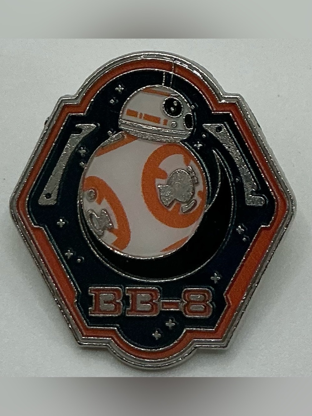 2015 DISNEY PARKS STAR WARS THE FORCE AWAKENS PIN BB-8